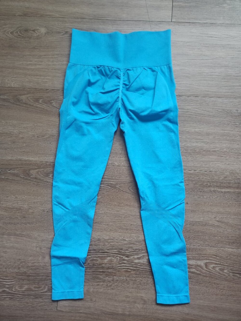 Violate the dress code. Synergy light Blue Seamless Leggings. Size small - Picture 2 of 3